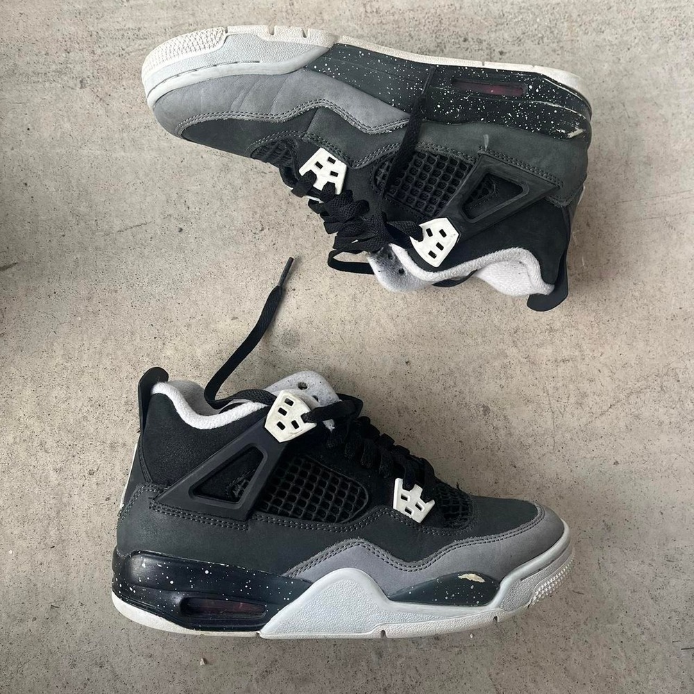 2025 Nike Air Jordan 4 "Fear" size 6Y/7.5w